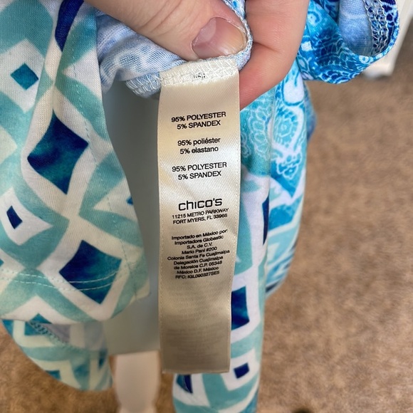 NWT Zenergy by Chico’s blue printed top with keyhole arm details 1 - Picture 5 of 5